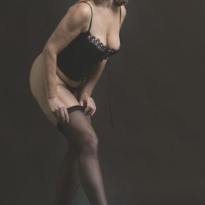 Femme sportive de Brest affamée de plaisirs interdits au téléphone profil--2039