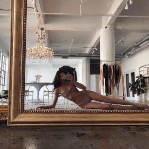 Si tu aimes les murmures chauds et les confidences interdites, alors viens me faire rougir au téléphone Camille - rencontre-MILF-Aubagne