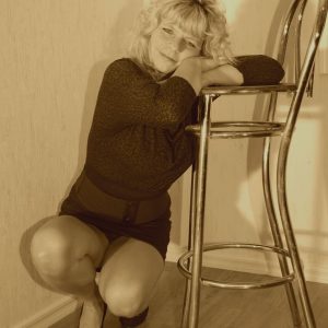 Putain, encore un vendredi soir seul devant Netflix Elodie - rencontre-Cougar-Nantes