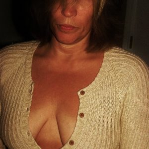 T’as déjà aimé un mec en partageant ta nana? Élodie - rencontre-Milf-Maisons-Alfort